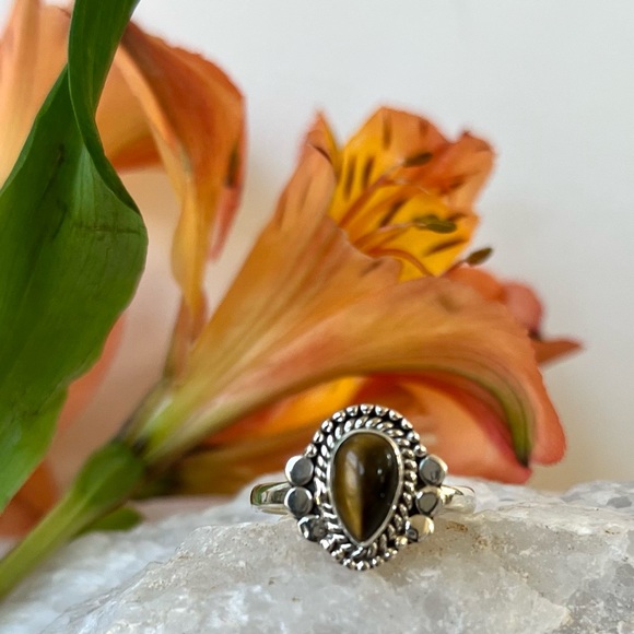 Tiger’s Eye Gemstone 925 Sterling Silver Ring - Picture 1 of 14